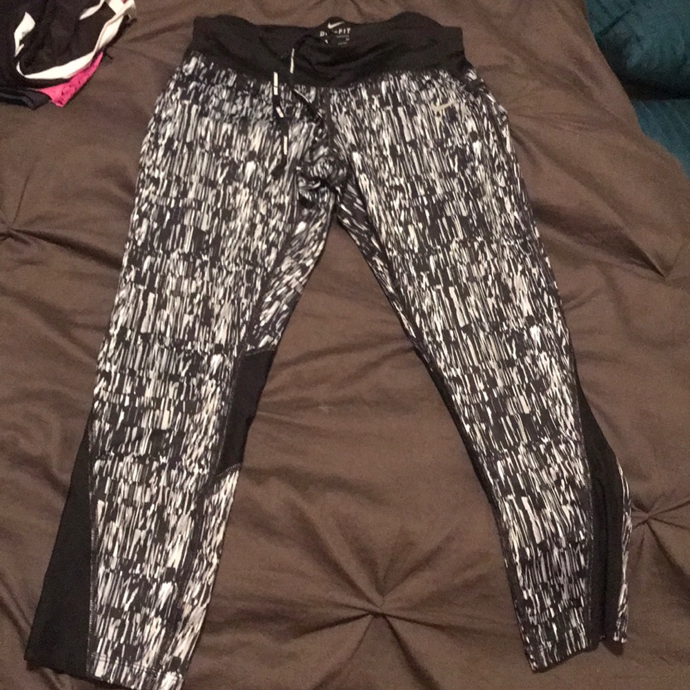 small nike leggings
